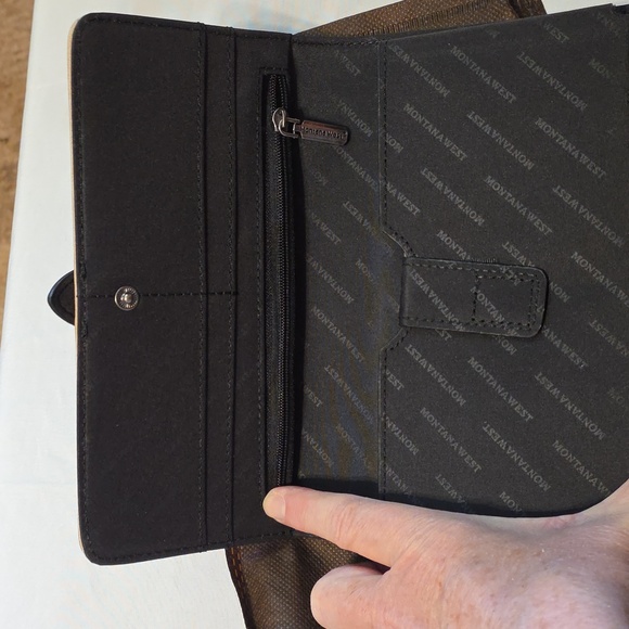 💥Free Shipping💥Montana West Buckle Collection Wallet - Black (New/Unused) - Picture 4 of 5